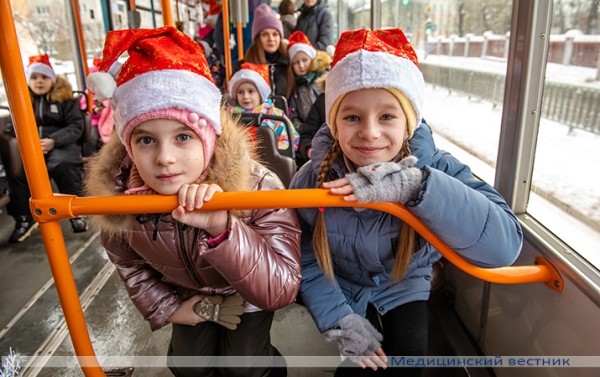 
        Загадать желание  в новогоднем трамвае можно было в Минске			    
