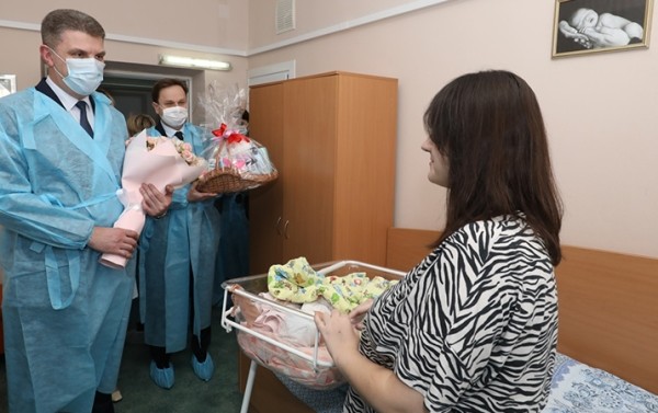 
        В первый день нового года в Беларуси родились 110 детей 			    