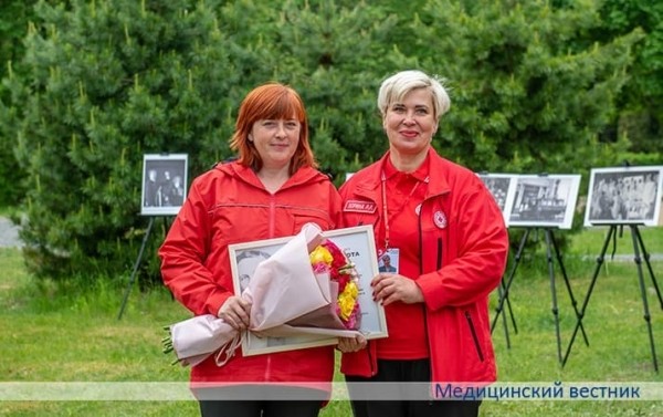 
        Раскошныя гартэнзіі ў гонар медыцынскіх сясцёр			    