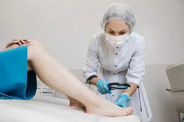 
        Ногти: клинико-диагностическая значимость в практике дерматолога + аудио                
        
        